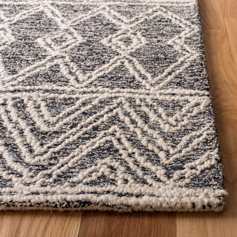 Micro-Loop MLP203 Hand Tufted Indoor Area Rug - Ivory/Black - 5'x5' - Safavieh