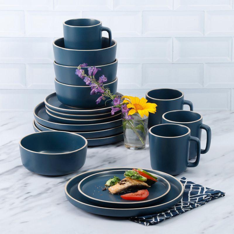 Gibson Home Zuma 16-Piece Round Matte Stoneware Dinnerware Set Black