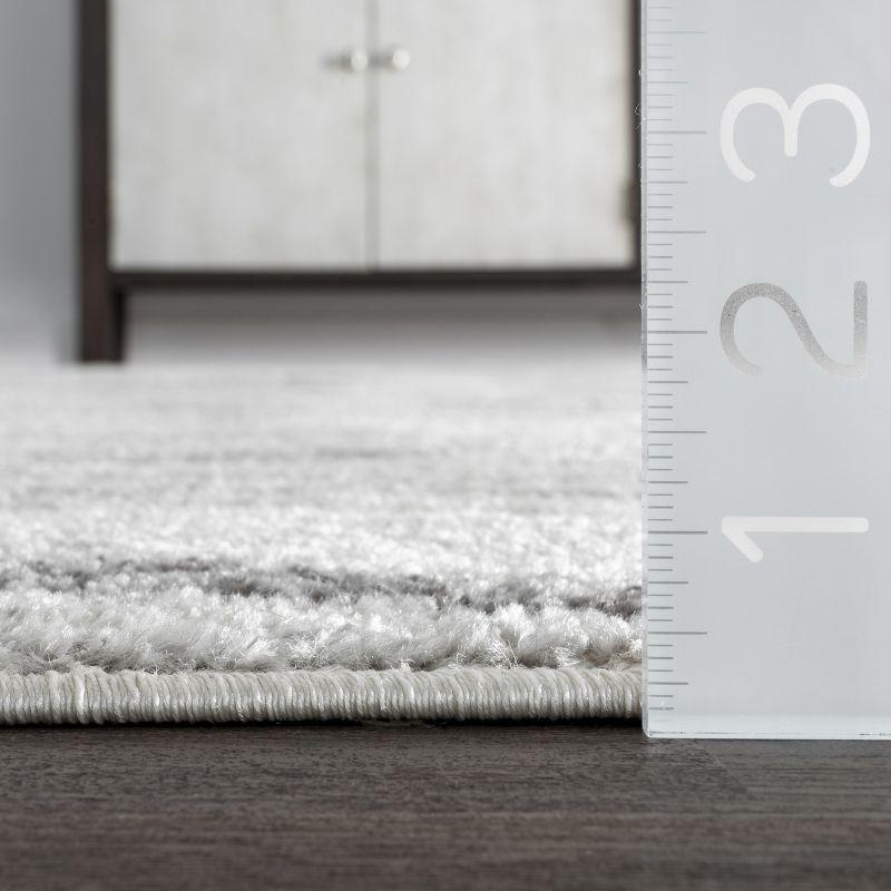 Nuloom 5 Round Thigpen Contemporary Indoor Area Rug, Grey, Abstract Lines, Non-Slip Backing, Stain Resistant, Bedroom Living Room, Kitchen