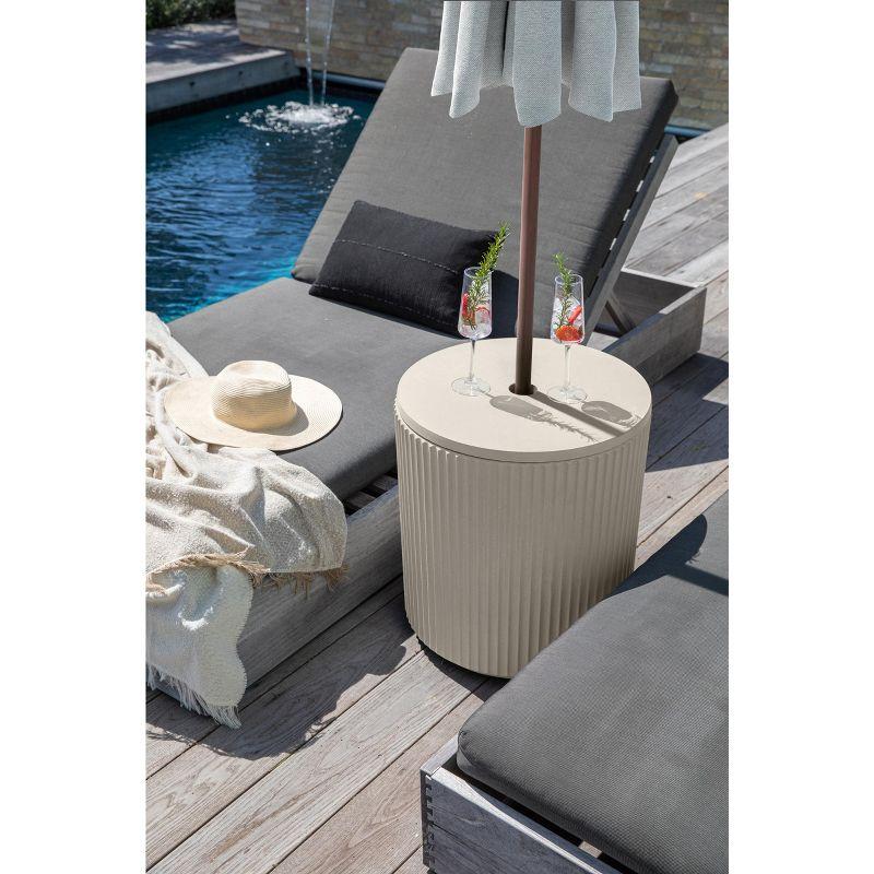 Demi 18.5'' Plastic Outdoor Side Table