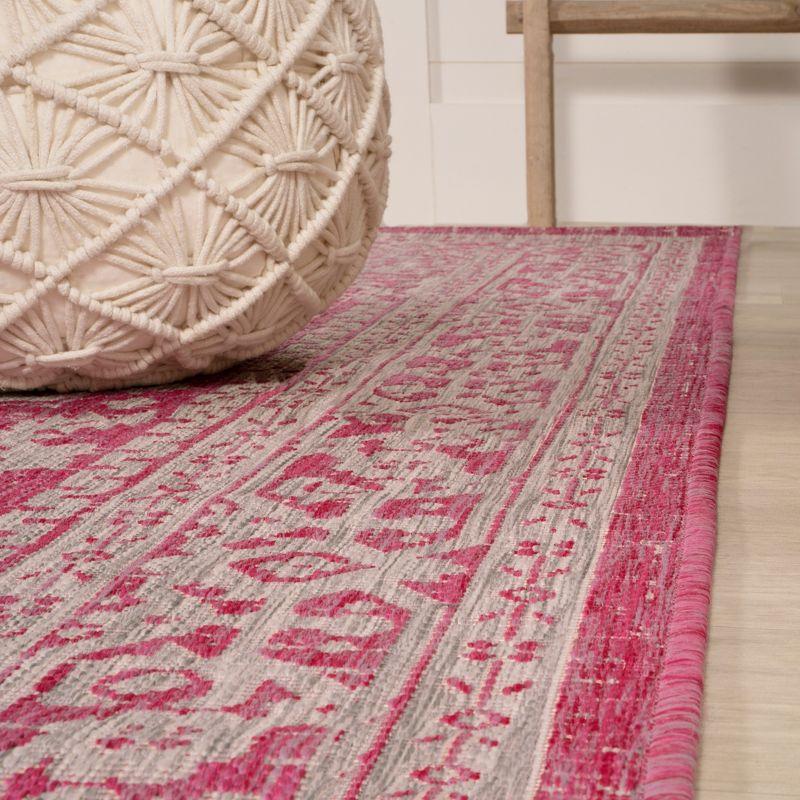 5' Round Sinjuri Medallion Textured Weave Indoor/Outdoor Area Rug, Fuchsia/Light Gray - JONATHAN Y