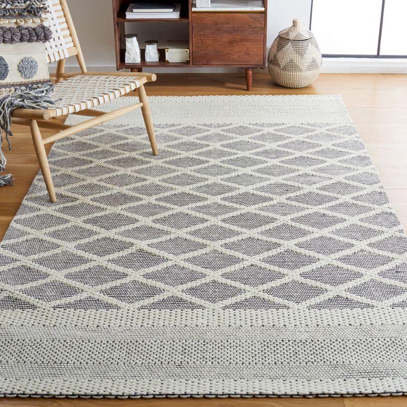 Vermont Ivory & Black Hand Woven Wool Trellis Area Rug - 8' x 10'