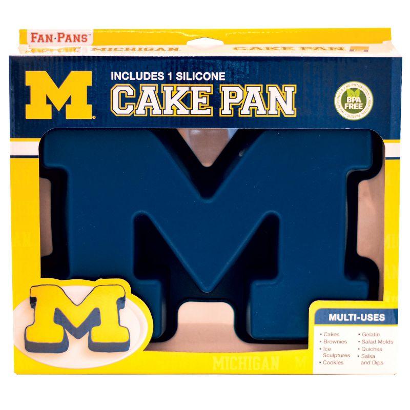 MasterPieces FanPans NCAA Michigan Wolverines Team Logo Silicone Cake Pan.