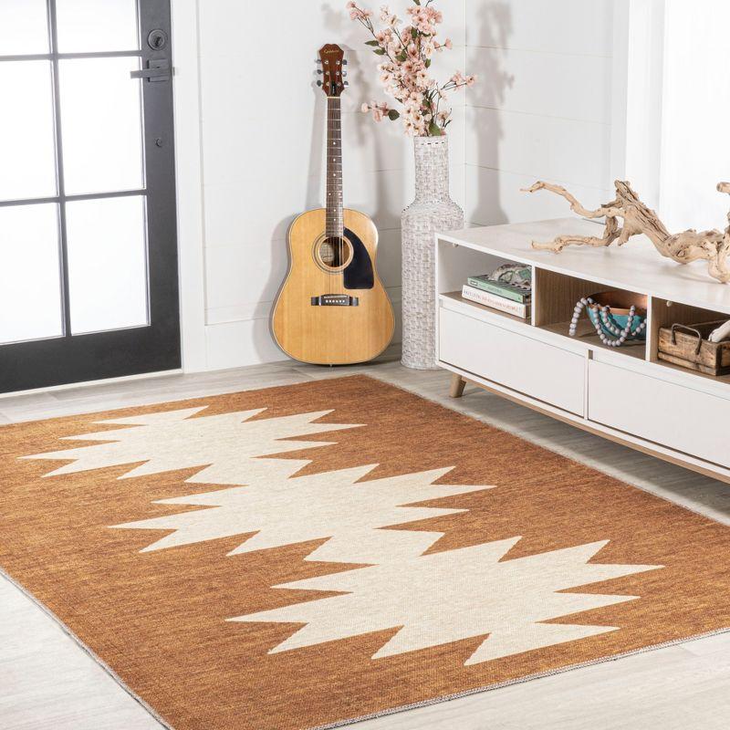 Chayton Minimalist Geometric Machine-Washable Area Rug - JONATHAN Y