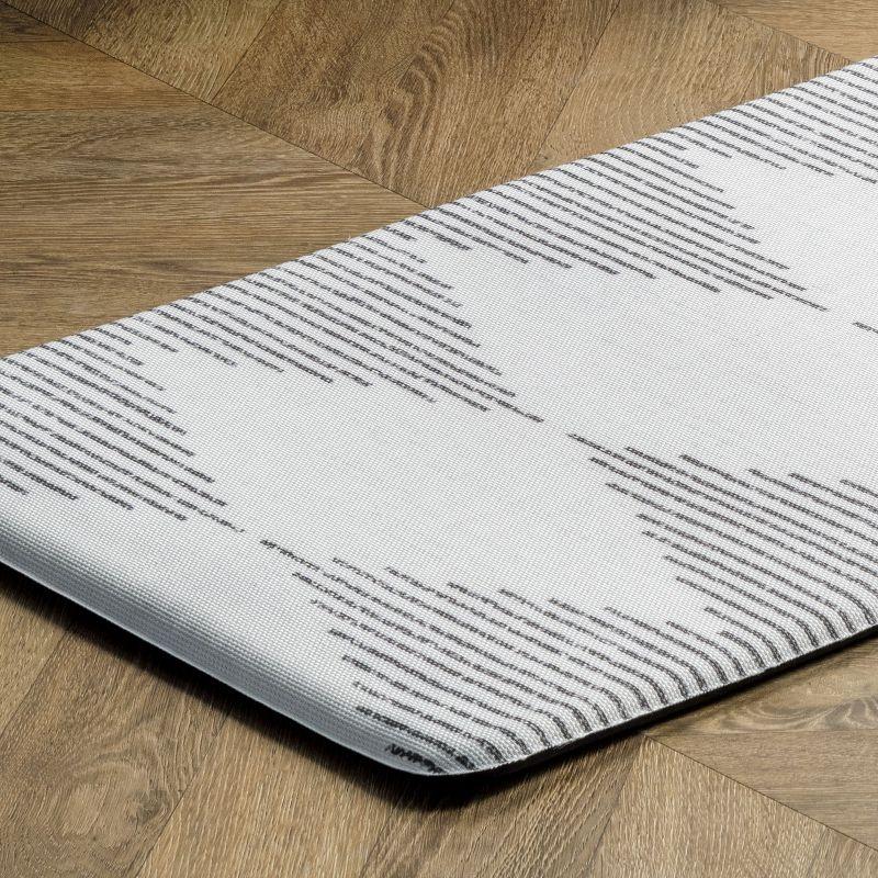 Nuloom Diamond Stripes Anti Fatigue Kitchen or Laundry Room Comfort Indoor Mat