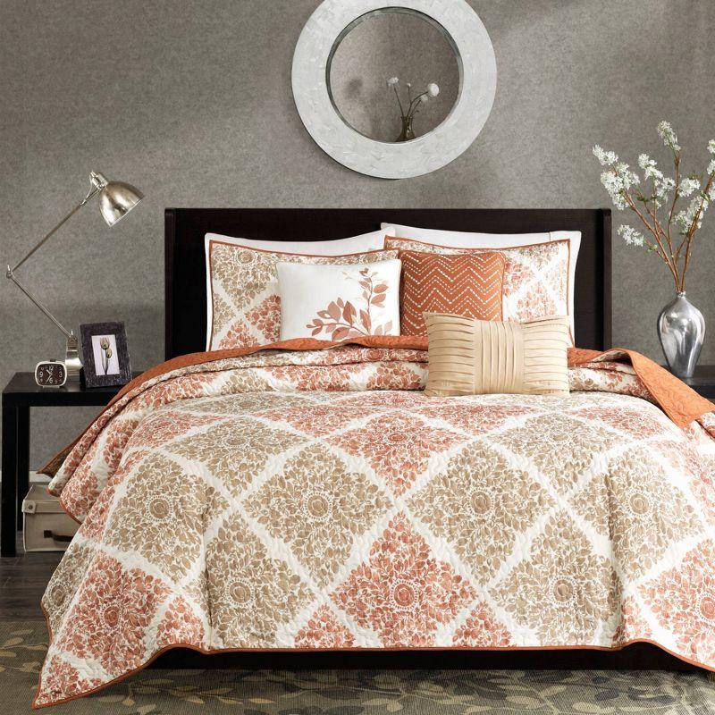 6 Piece Printed Quilt Set with Throw Pillows