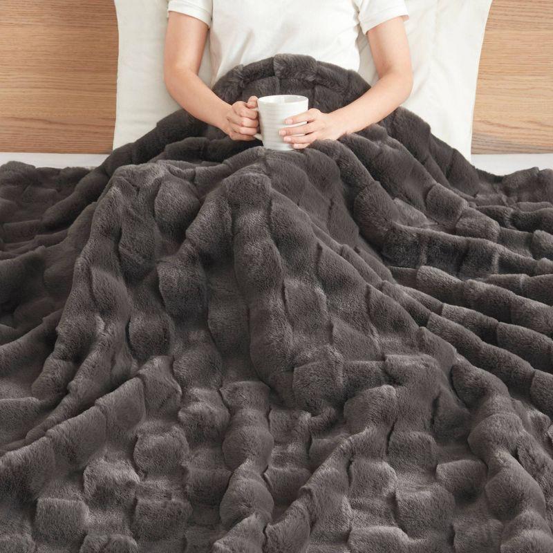 Vivienne Faux Fur Throw