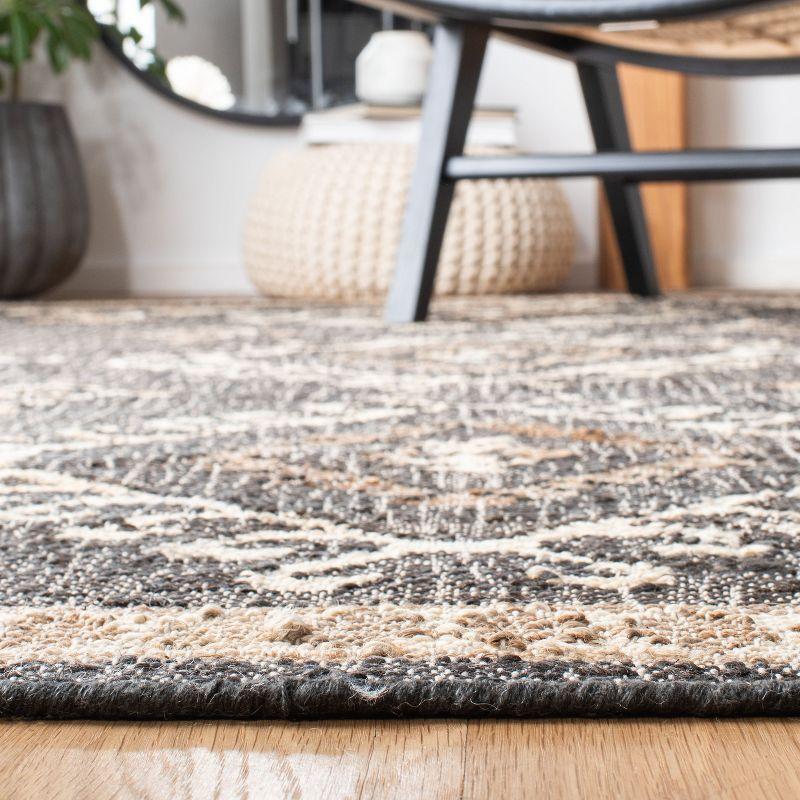 Kilim KLM762 Hand Woven Accent Rug - Black/Ivory - 2'3"x5' - Safavieh.