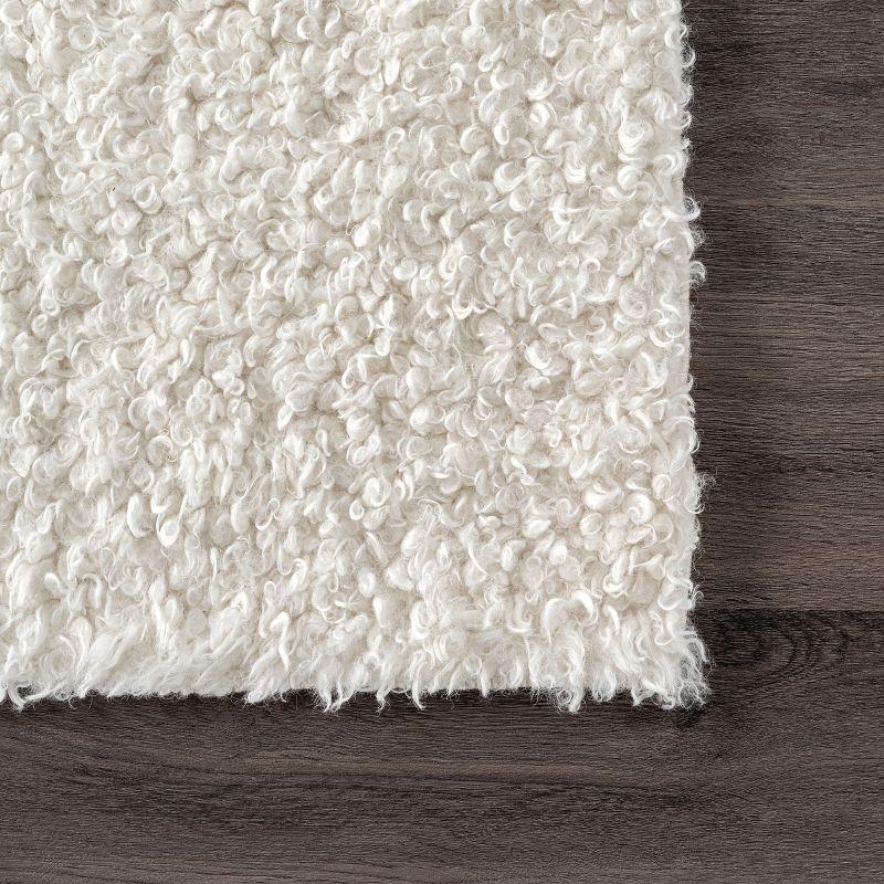 Elysian White Shaggy Faux Sheepskin 3' x 5' Washable Rug