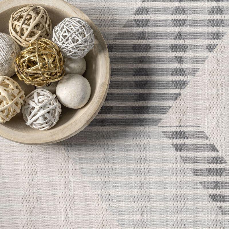 Nuloom Alesha Modern Striped Machine Washable Indoor Area Rug Beige 4' x 6'
