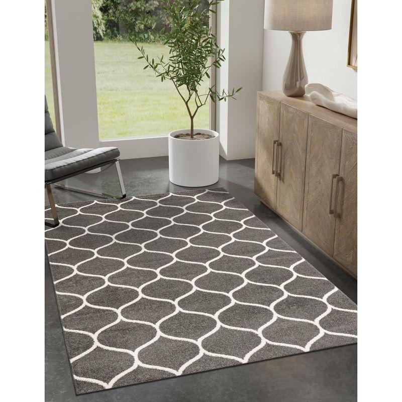 Unique Loom Trellis Frieze Rounded Area Rug