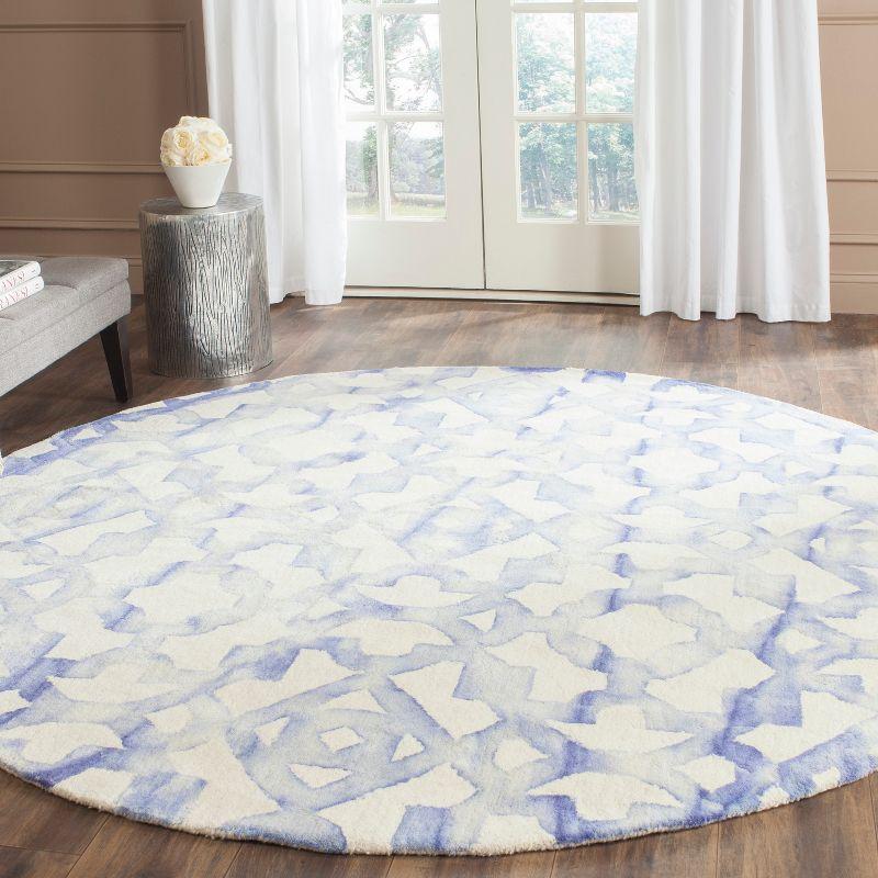 Dip Dye DDY717 Hand Tufted Indoor Area Rug - Ivory/Blue - 7' Round - Safavieh