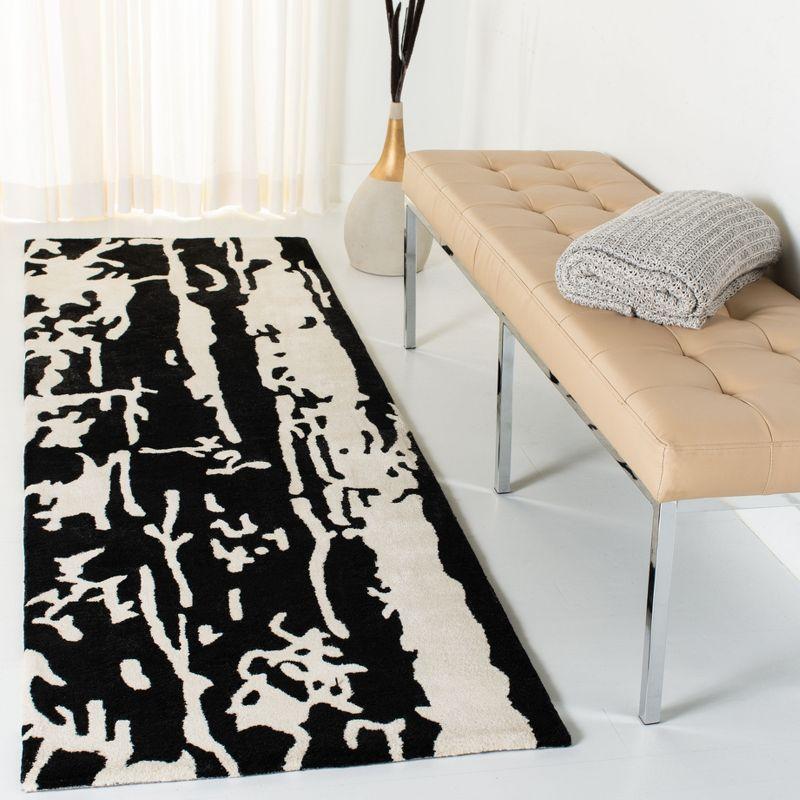 Soho SOH326 Hand Tufted Area Rug  - Safavieh