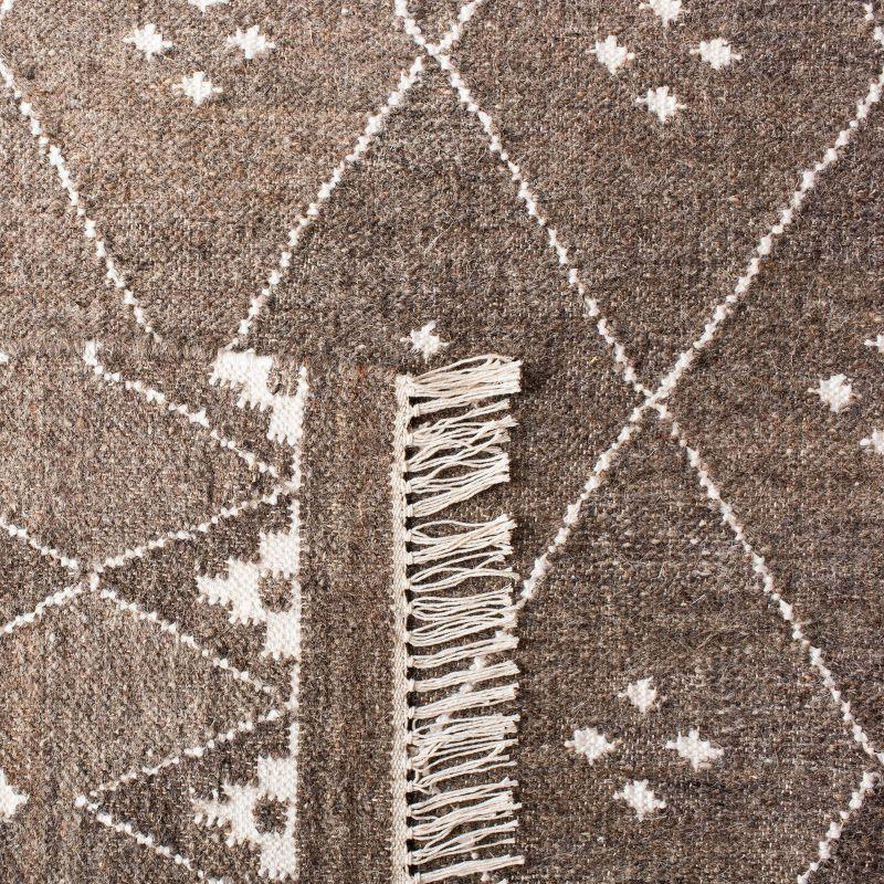 Natural Kilim NKM316 Hand Woven Area Rug - Brown/Ivory - 3'x5' - Safavieh.
