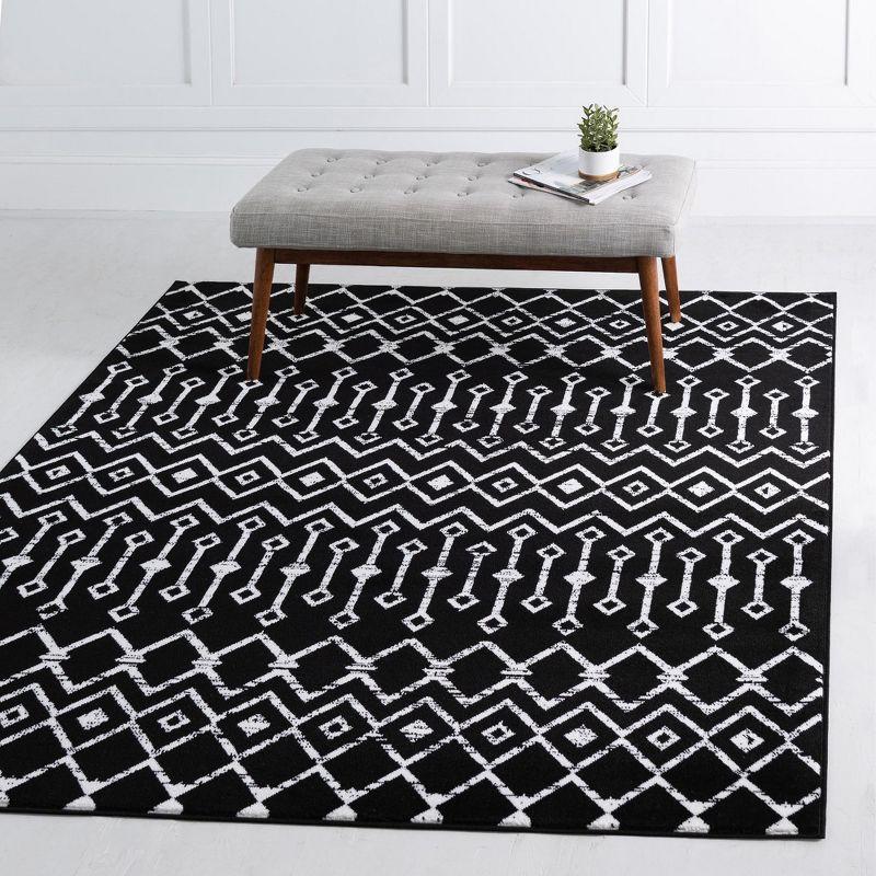 Black and Ivory Square Synthetic Trellis Rug