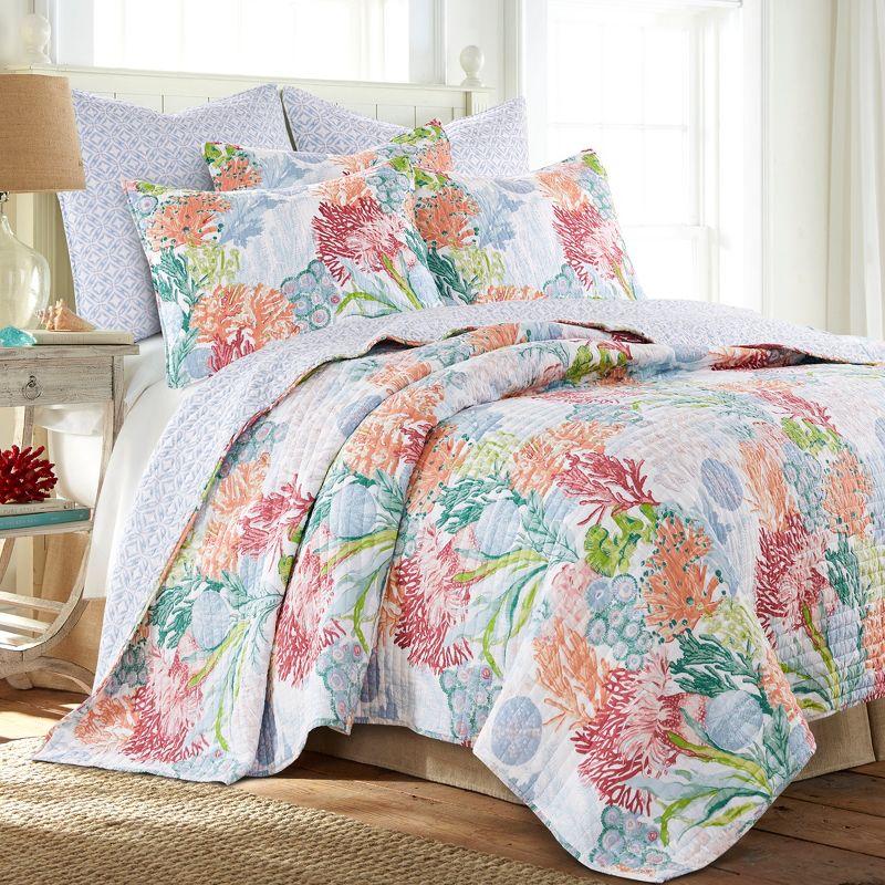 Caribbean Coral King Cotton Quilt Set with Reversible Blue Trellis Design