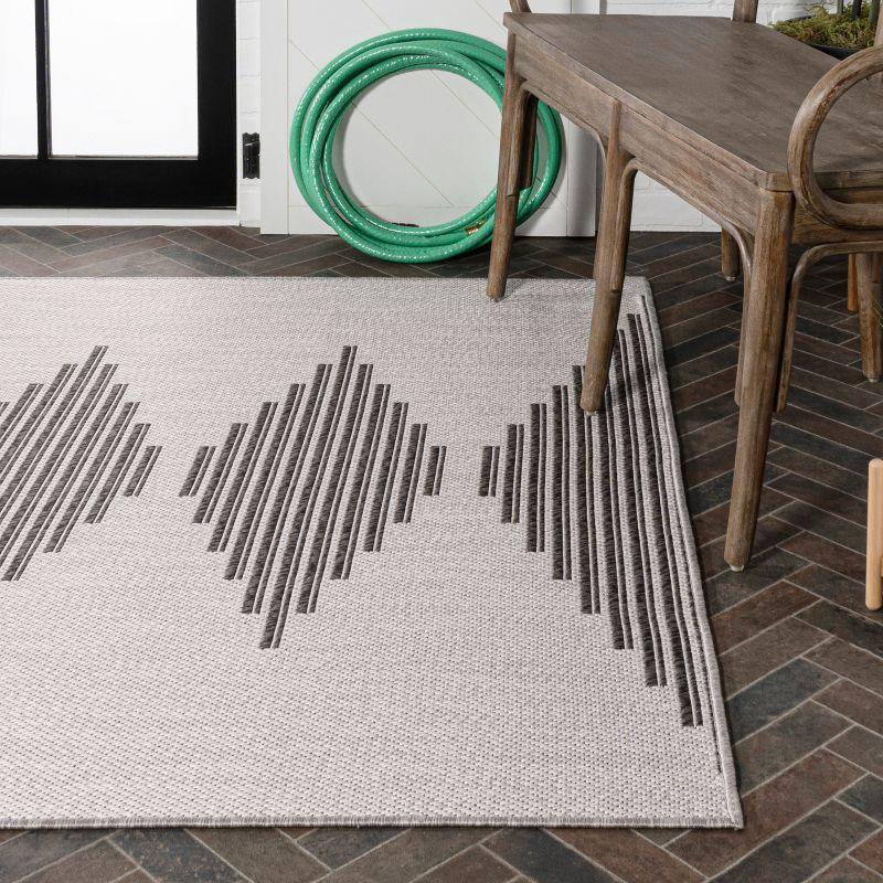 Mid-Century Diamond Stripe 8' x 10' Light Gray/Black Indoor/Outdoor Rug