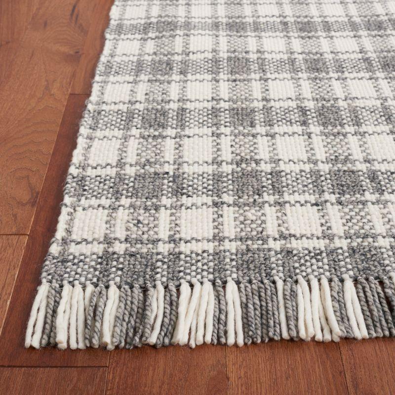 Handmade Gray Square Wool Braided 6' Area Rug