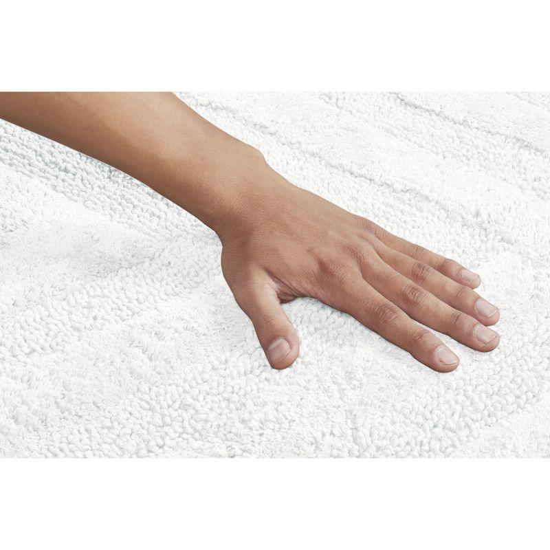 Better Trends Hugo 100% Cotton Tufted Non-Slip Backing Bath Rug 20" x 20" Contour - White