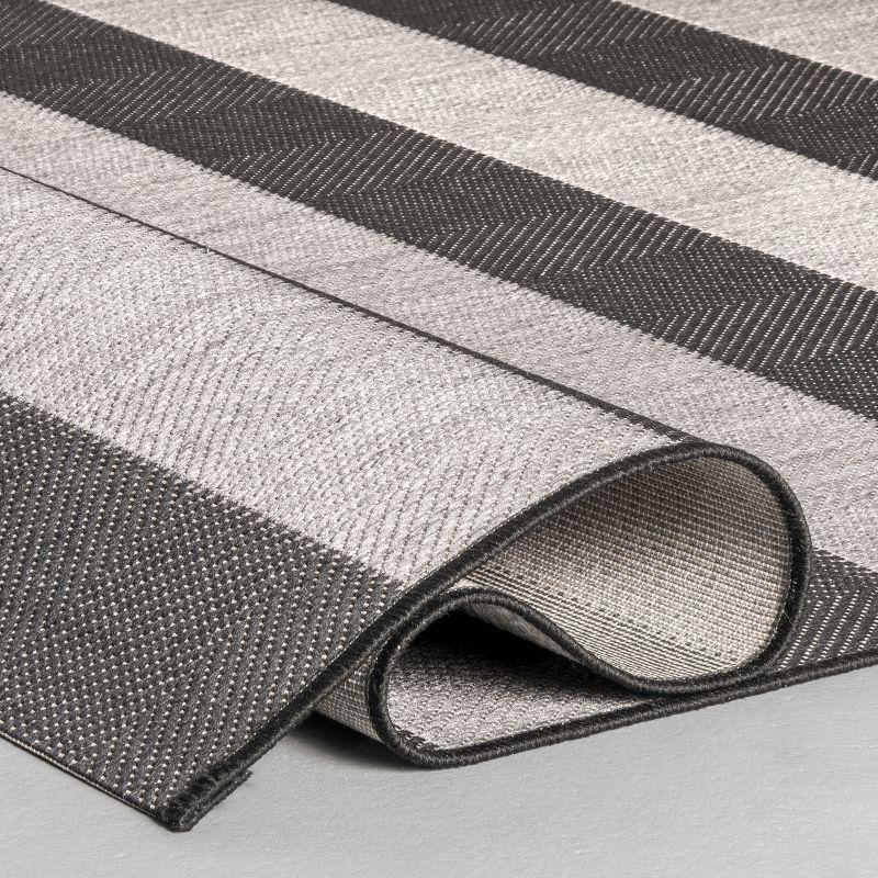 nuLOOM Outdoor Alexis Area Rug