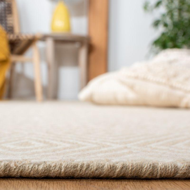 Wilton WIL715 Hand Hooked Area Rug - Beige/Ivory - 4'x6' - Safavieh.