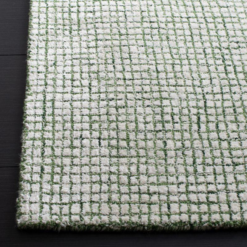 Abstract ABT470 Handmade Indoor Area Rug - Ivory/Green - 4'x6' - Safavieh