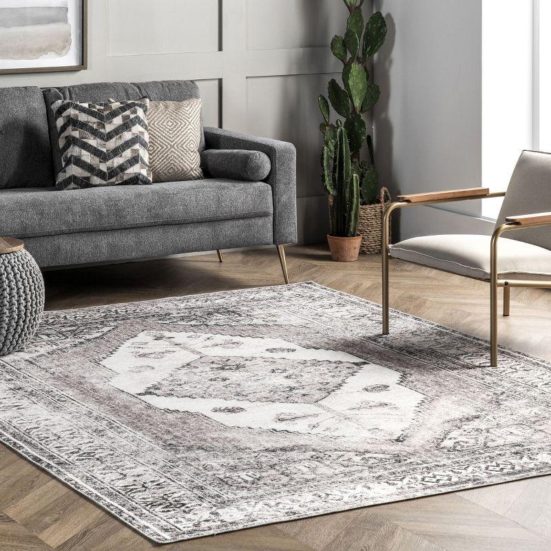 Eco-Friendly Gray Medallion 4' x 6' Synthetic Washable Rug