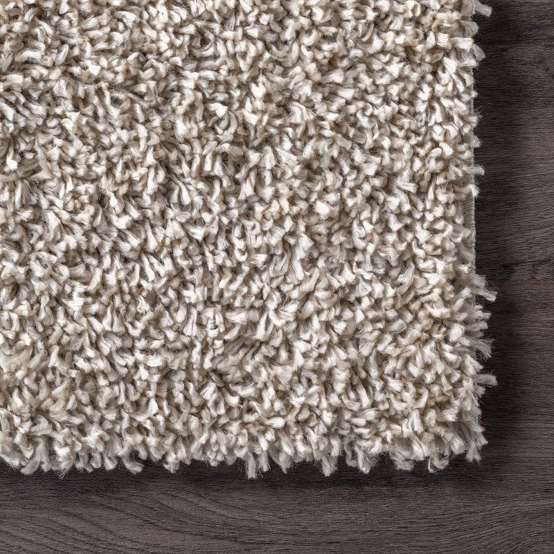 Cozy Plush Beige Round Shag Area Rug for Luxurious Comfort