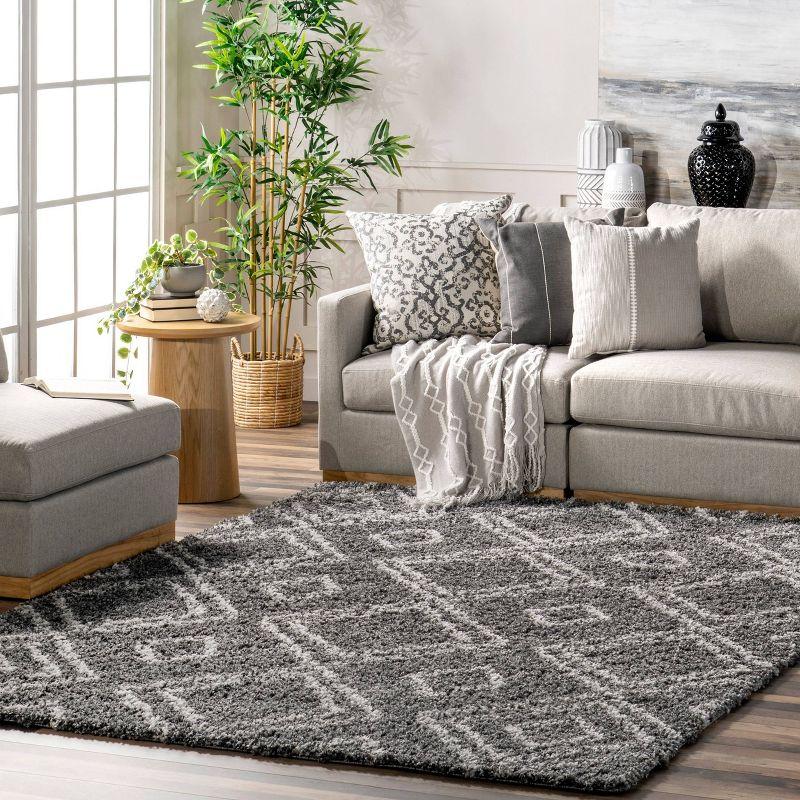 Handmade Gray Synthetic 8' x 10' Easy-Care Shag Rug