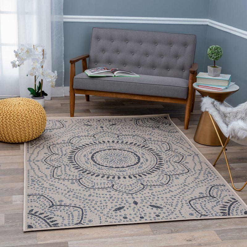World Rug Gallery Portia Oriental Medallion Indoor/Outdoor Area Rug - Cream 7'10" x 10'