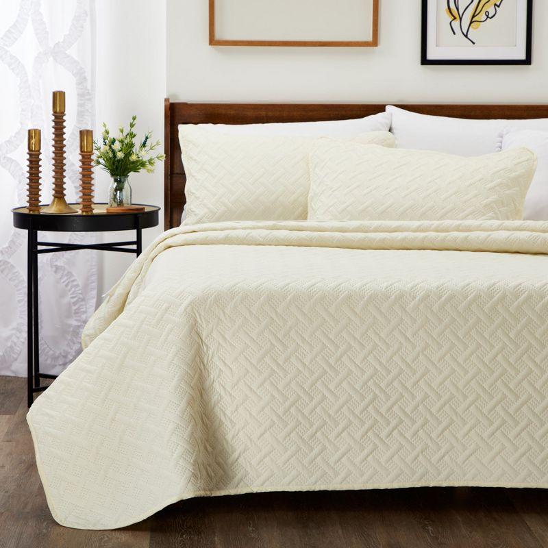 Cosy House Collection Luxury Rayon Derived from Bamboo 3-Piece Quilt Set