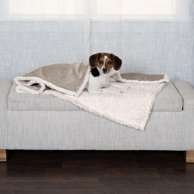 FurHaven Snuggly & Warm Soft-Edge Warming Waterproof Blanket