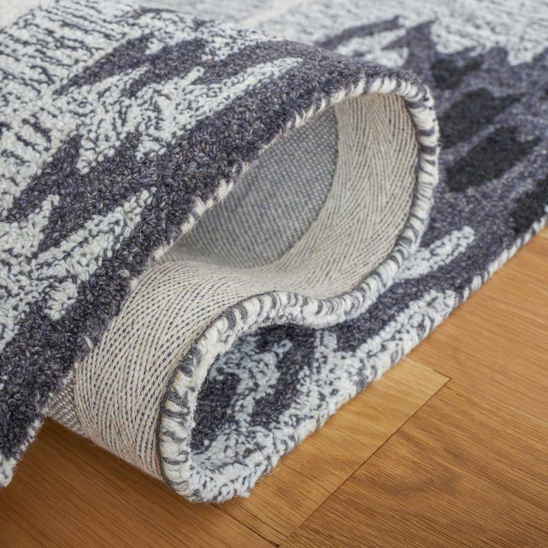 Ikat IKT652 Hand Tufted Area Rug - Grey/Black - 4'x6' - Safavieh.