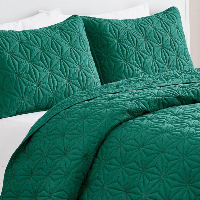 3pc Kaleidoscope Embossed Geometric Quilt Set - VCNY