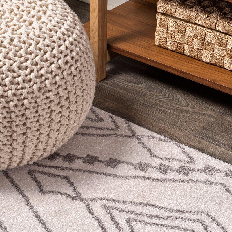 Woodacre Geometric Ivory/Gray Area Rug