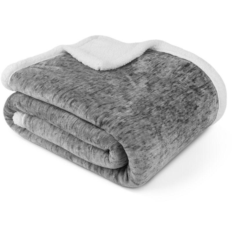 PAVILIA Fleece Plush Microfiber Throw Blanket for Couch, Sofa and Bed, Reversible