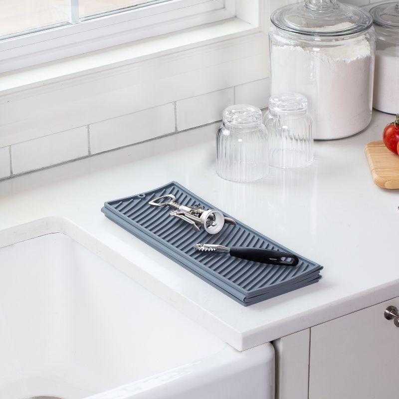 Better Houseware Expandable Silicone Drying Mat in Gray