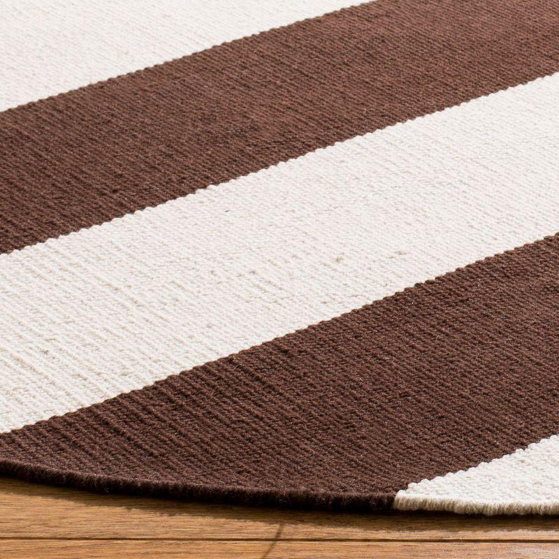 Montauk MTK712 Hand Woven Area Rug - Chocolate/Ivory - 4'x6' - Safavieh.