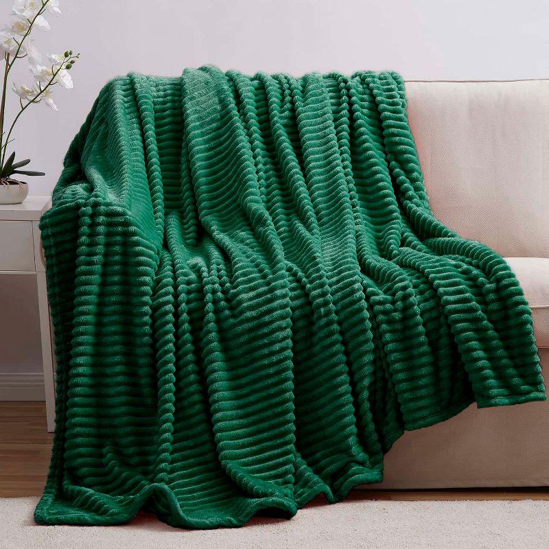 Nestl Hunter Green Throw Blanket for Couch, Lightweight Cut Plush Cozy Blanket, Fuzzy Warm Fleece Throw Blanket