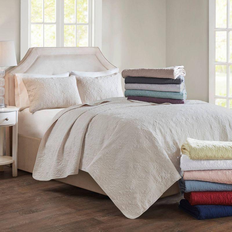 Quebec Reversible Quilt Set