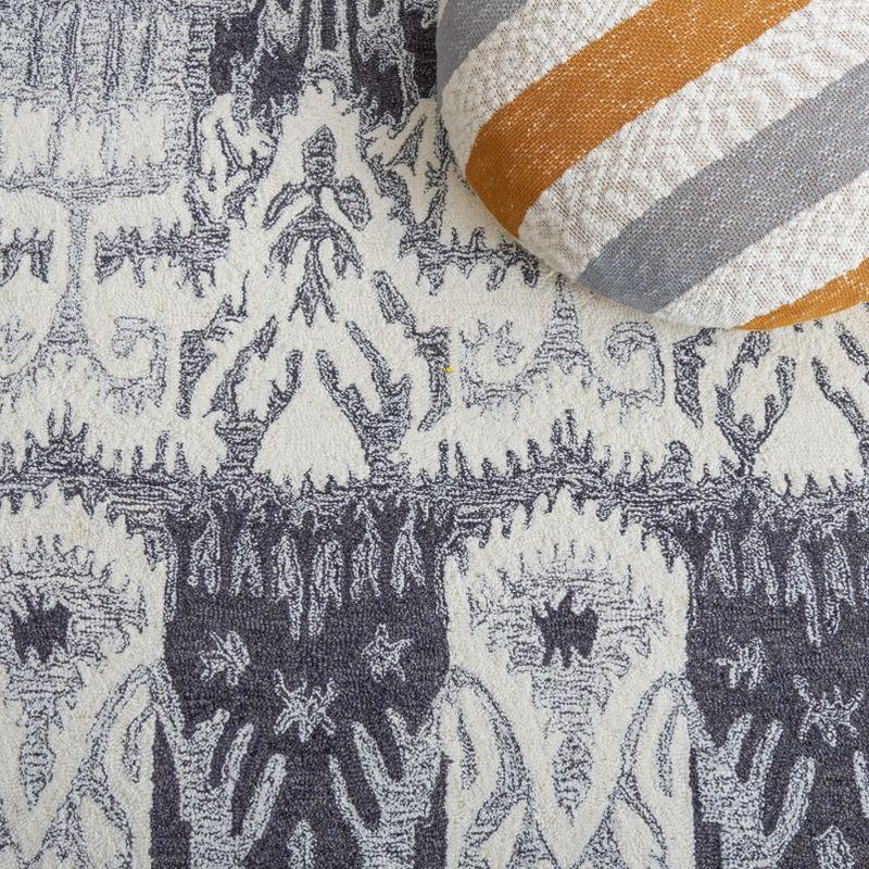 Ikat IKT653 Hand Tufted Area Rug - Ivory/Black - 3'x5' - Safavieh.