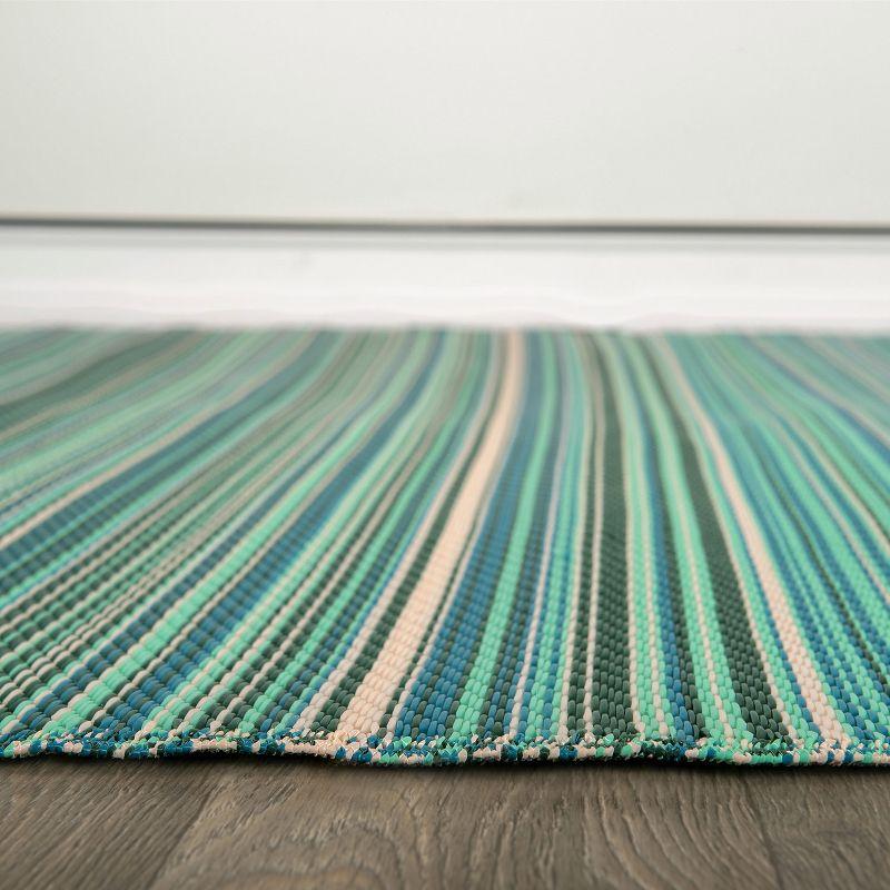 World Rug Gallery Contemporary Stripe Reversible Plastic Indoor and Outdoor Rugs