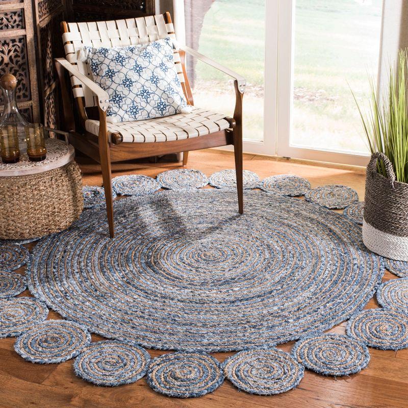 Handwoven Coastal Charm Blue/Natural Cotton Round Rug, 6'