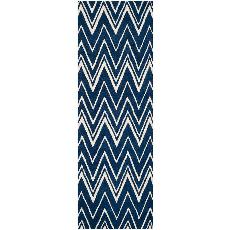Cambridge CAM711 Tufted Indoor Runner Rug - Navy/Ivory - 2'6"x6' - Safavieh