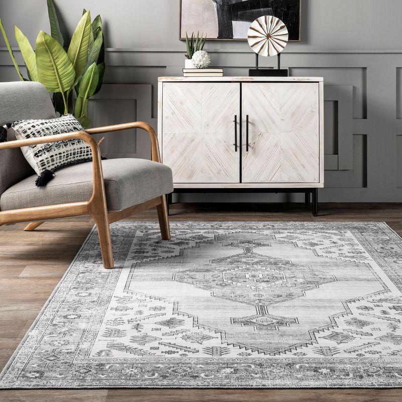 Gray 4' x 6' Distressed Medallion Machine Washable Rug