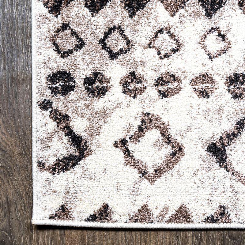 Aksil Moroccan Diamond Area Rug - JONATHAN Y