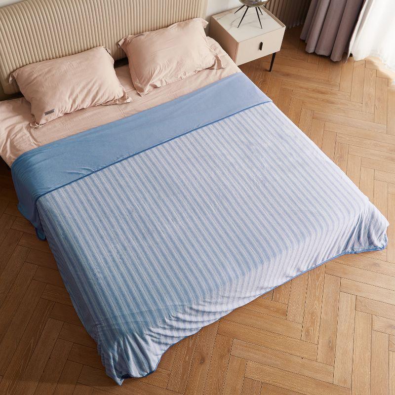 Catalonia Catalonia Lightweight Cooling Blanket for Hot Sleepers