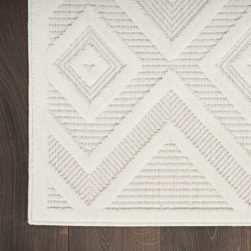 Ivory Diamond Easy-Care 9' x 12' Synthetic Indoor/Outdoor Rug