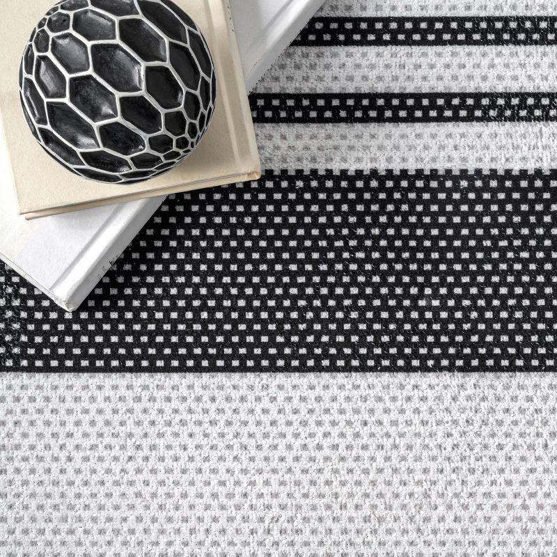 Nuloom Lena Pet Friendly Machine Washable Striped Area Rug, 3' x 5', Charcoal