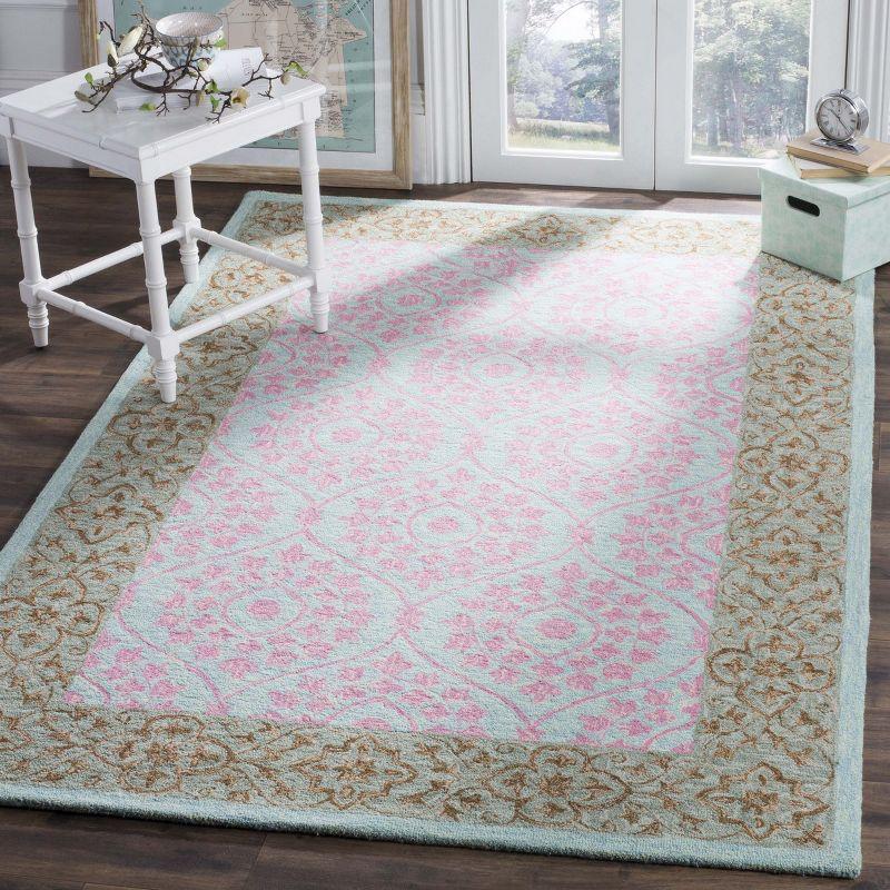 Ivory and Pink Hand-Knotted Wool Medallion Rug 4' x 6'